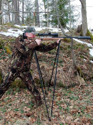 Jæger sigter med Viper-Flex Styx Elite+ skydestok i skoven